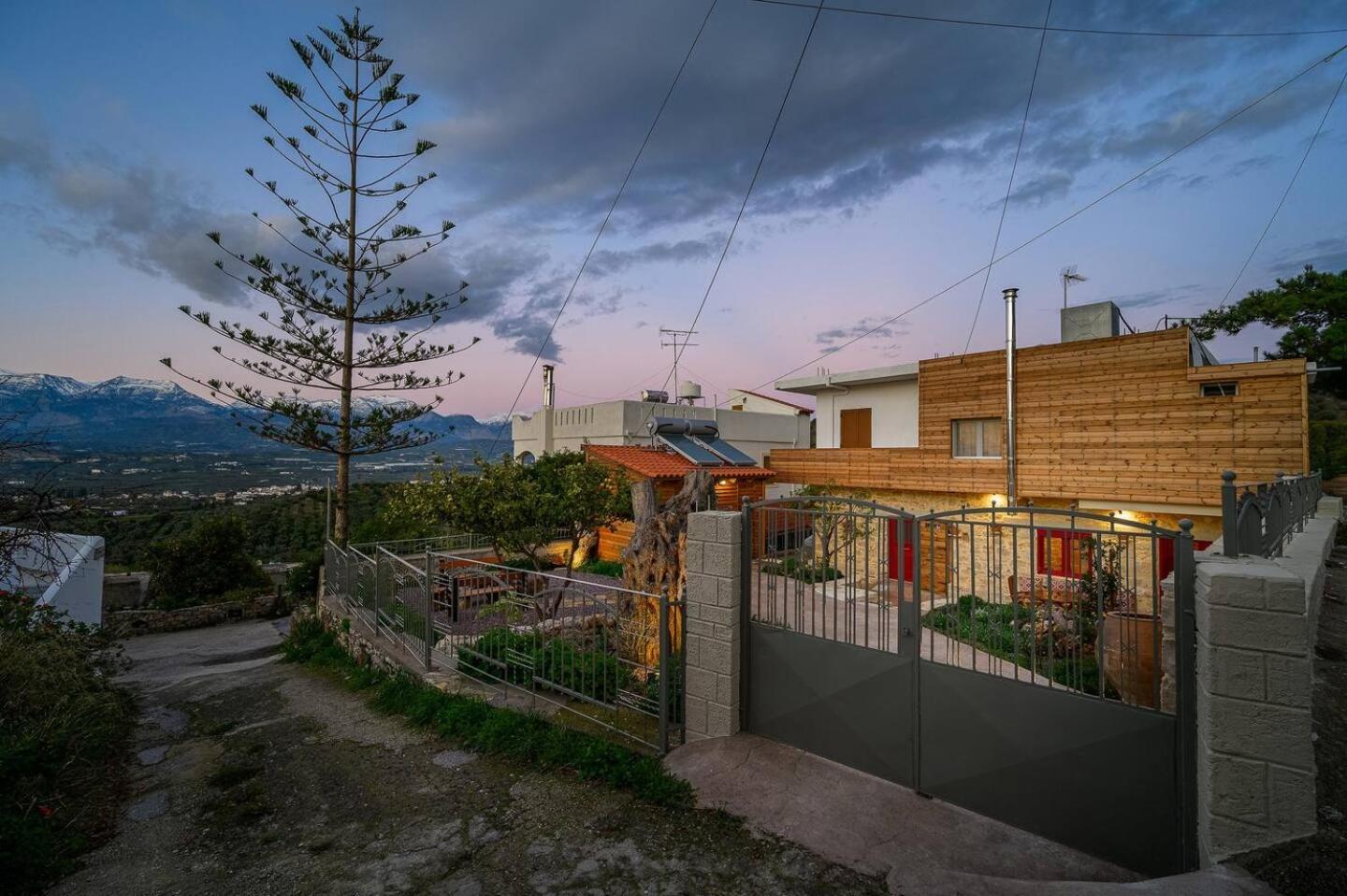 Physis Country House Near Matala Beach & Faistos Kouses Buitenkant foto