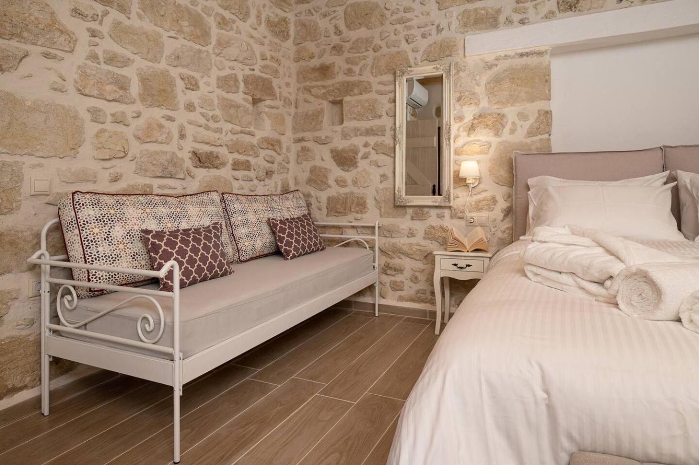 Physis Country House Near Matala Beach & Faistos Kouses Buitenkant foto